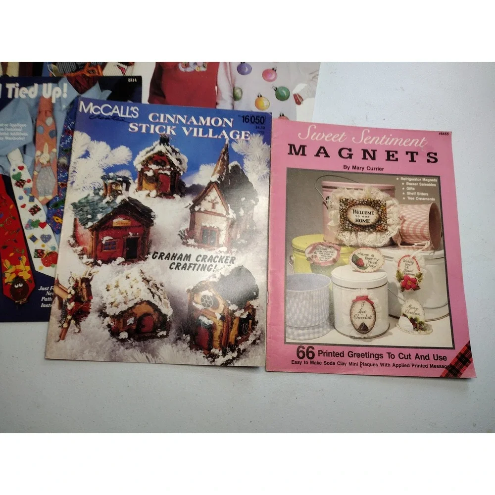 Vintage Craft Booklet Lot Plastic Canvas‎ Fabric Painting Gingerbread House 6pc
